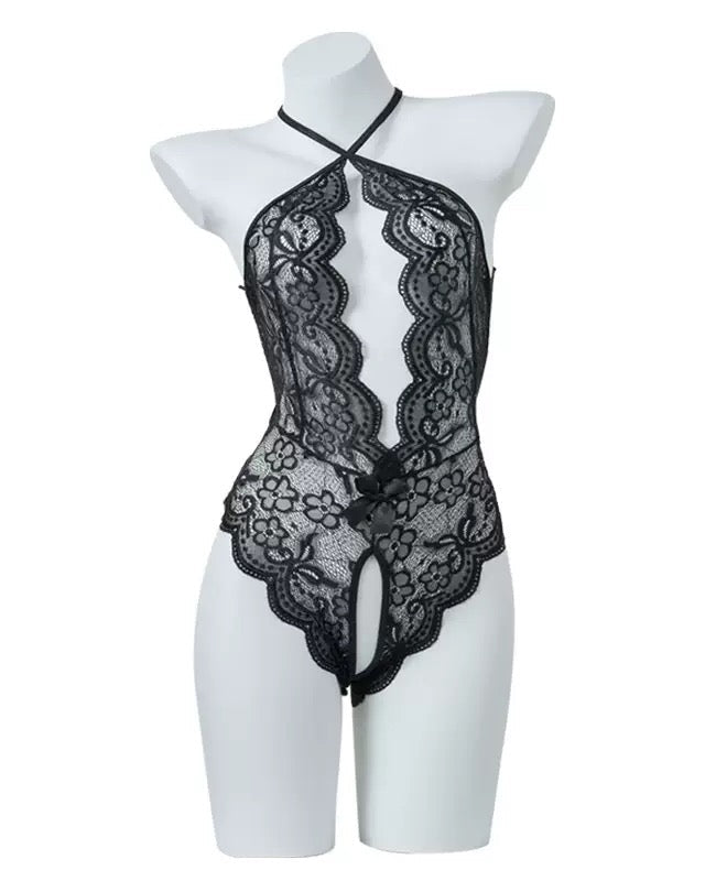 Conjunto de Pijamas Sem Costas de Renda com Meias de Perna e Detalhes em Coração