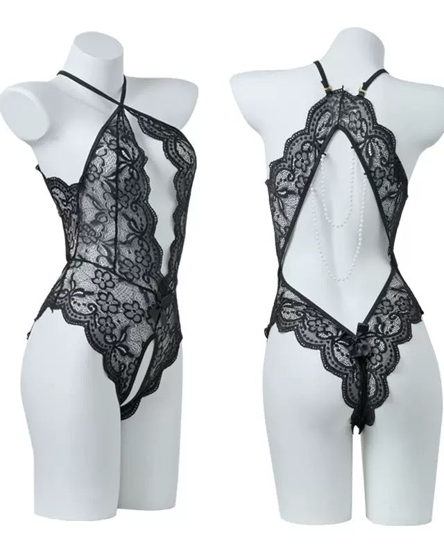 Conjunto de Pijamas Sem Costas de Renda com Meias de Perna e Detalhes em Coração