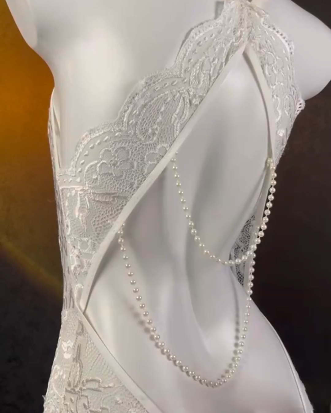 Conjunto de Pijamas Sem Costas de Renda com Meias de Perna e Detalhes em Coração